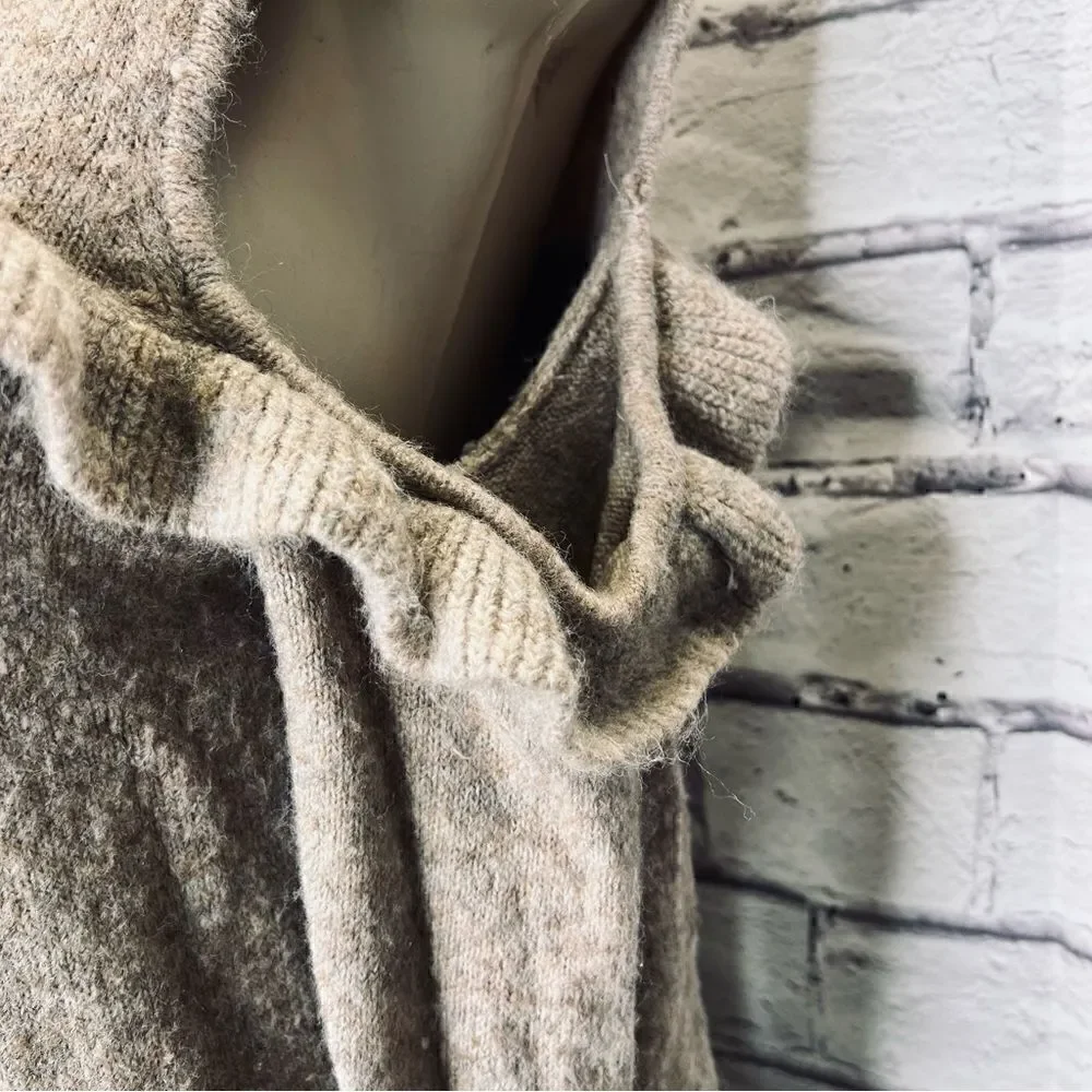 LOFT Ruffle Cold Shoulder Sweater size S - Picture 6 of 9